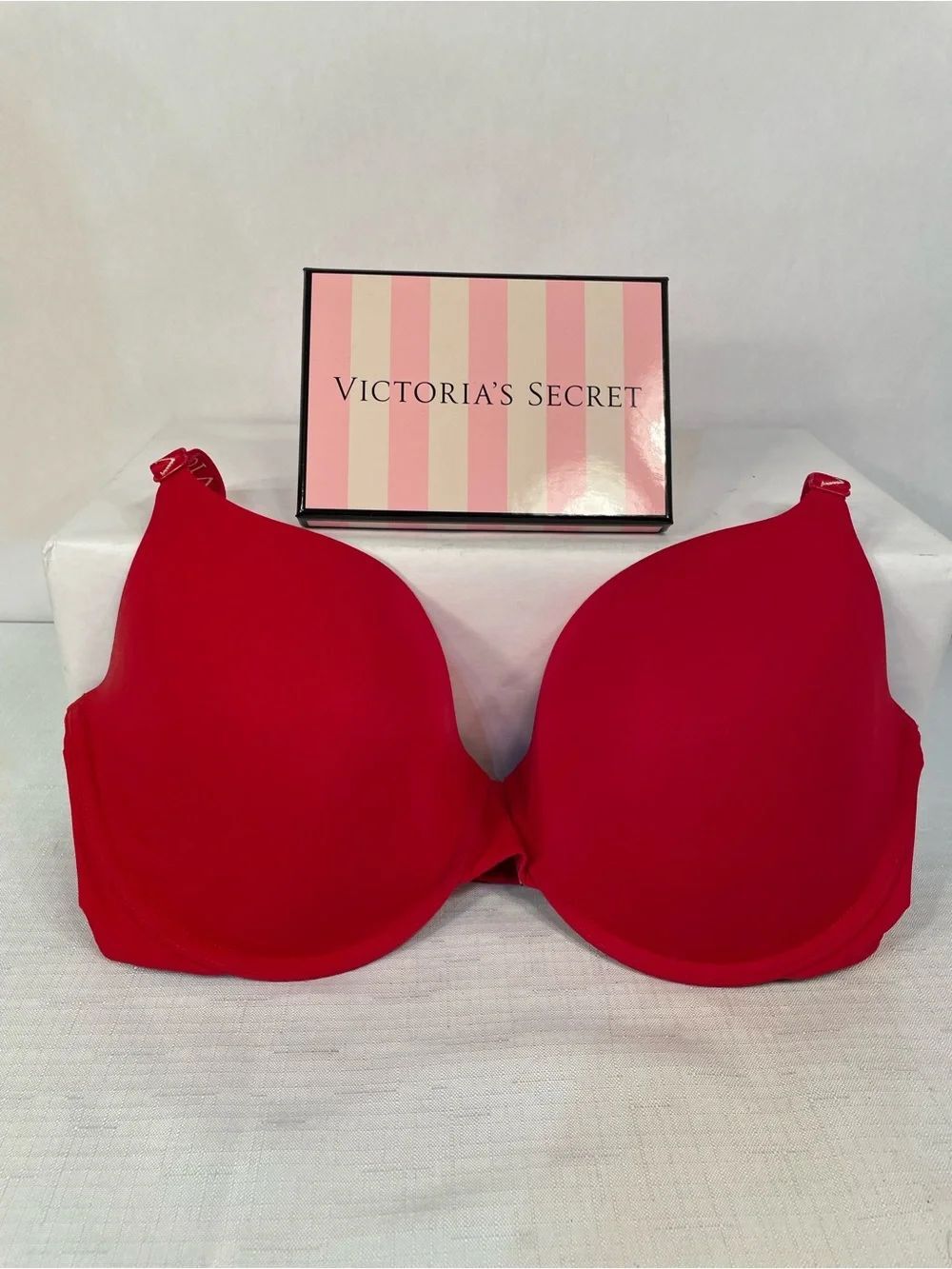 Victoria's Secret Red Molded T-Shirt Lightly Lined Demi Bra